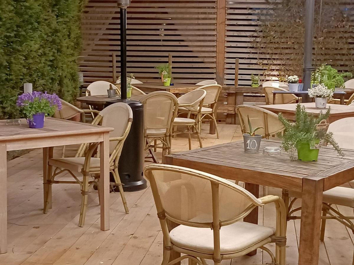 Osteria E Locanda Del Viaggiatore Russi Exterior foto