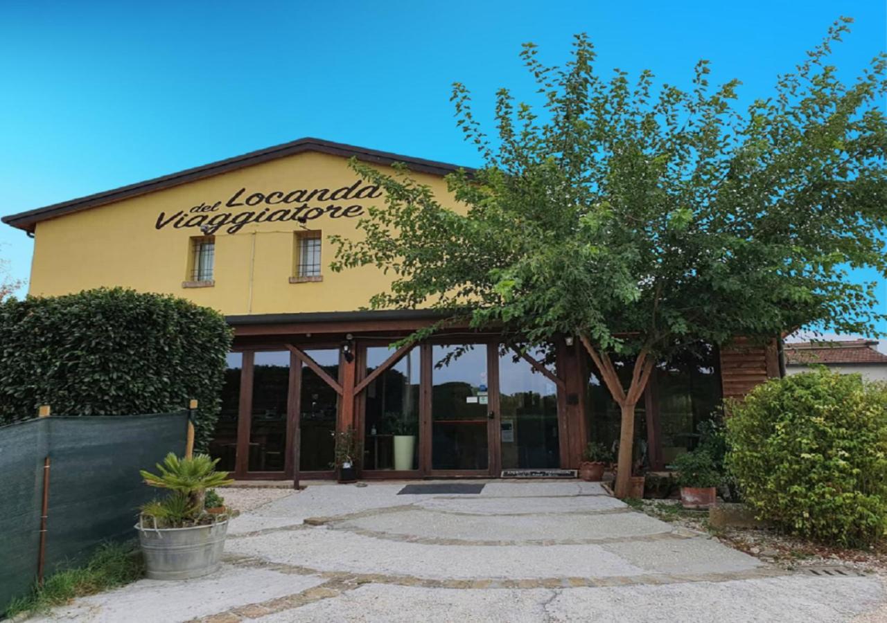Osteria E Locanda Del Viaggiatore Russi Exterior foto